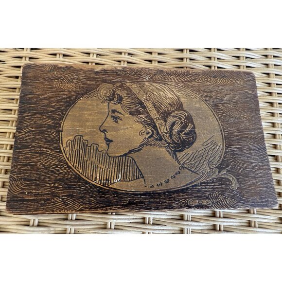 Antique 1910s Flemish Art Pyrography Box Art Nouveau Womans profile - Picture 9 of 9